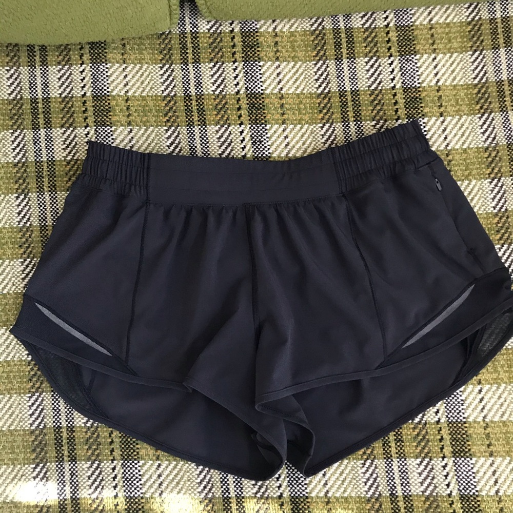 NWOT Lululemon black Hotty hot shorts. Sz. 10 reg
